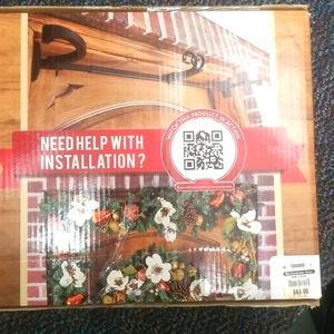 Adjustable Garland  Hangar NIB
